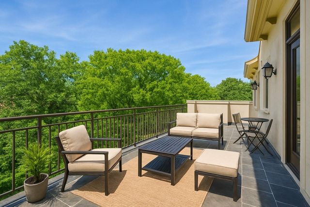 2247 Bartlett Street, Houston, TX 77098