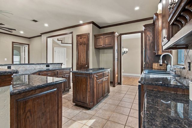 7921 Shady Oaks Drive, North Richland Hills, TX 76182
