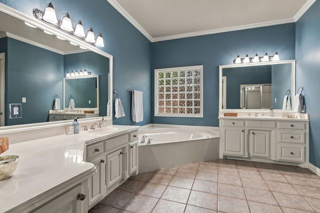 7921 Shady Oaks Drive, North Richland Hills, TX 76182