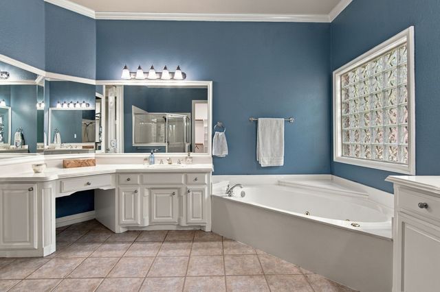 7921 Shady Oaks Drive, North Richland Hills, TX 76182