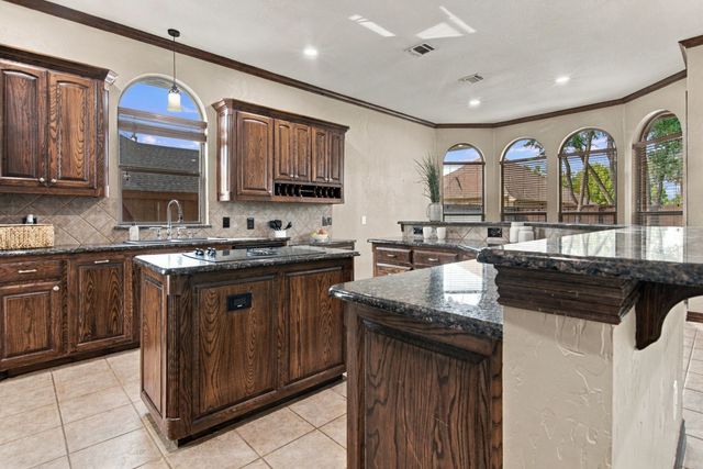7921 Shady Oaks Drive, North Richland Hills, TX 76182
