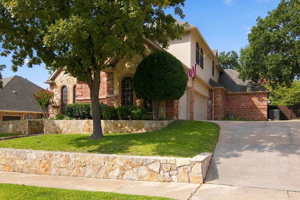 7921 Shady Oaks Drive, North Richland Hills, TX 76182 — photo 3
