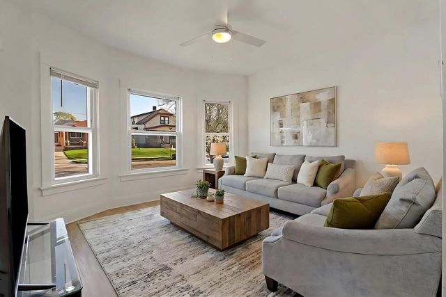 3672 Hammond AVENUE, Cudahy, WI 53110