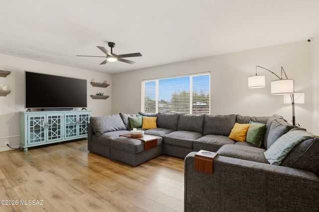 248 S Placita Aldaco, Tucson, AZ 85710