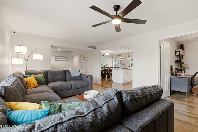 248 S Placita Aldaco, Tucson, AZ 85710