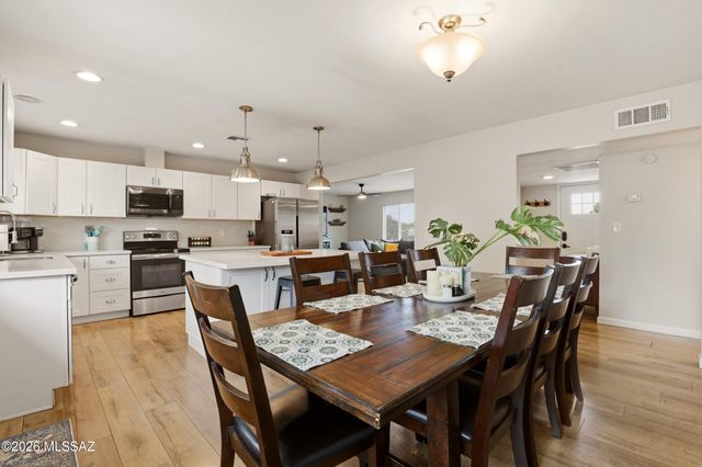 248 S Placita Aldaco, Tucson, AZ 85710