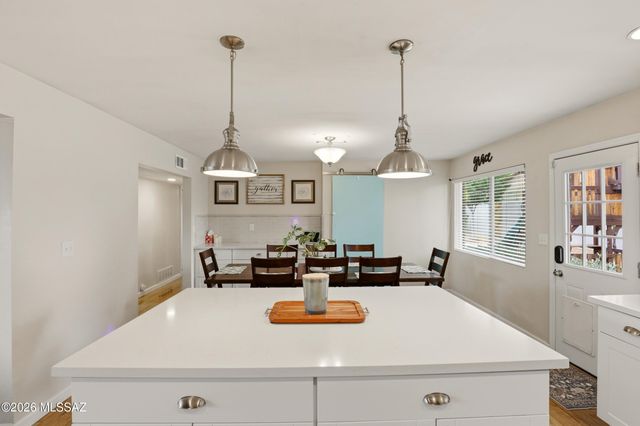 248 S Placita Aldaco, Tucson, AZ 85710