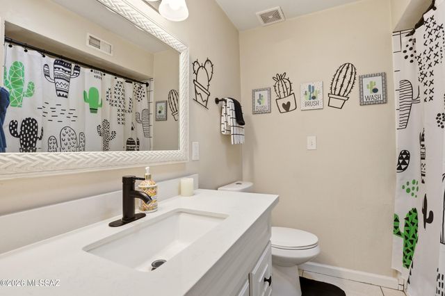 248 S Placita Aldaco, Tucson, AZ 85710