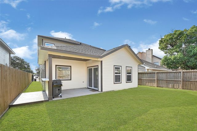 4802 Tracemeadow Drive, Houston, TX 77066