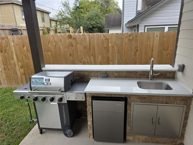 4802 Tracemeadow Drive, Houston, TX 77066