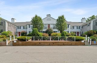 12 Hilltop Dr 12, Sandwich, MA 02563