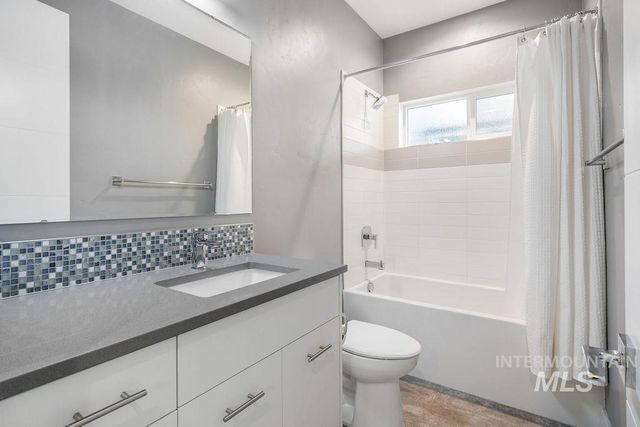 51 S Crestview Ave, Eagle, ID 83616