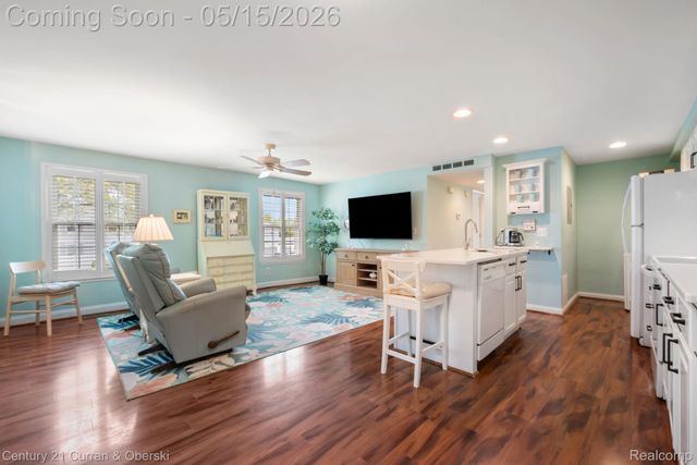 21240 E Glen Haven Circle, Novi, MI 48167