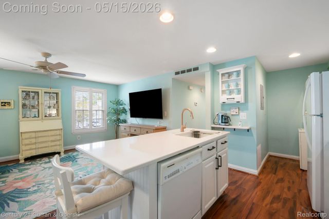 21240 E Glen Haven Circle, Novi, MI 48167