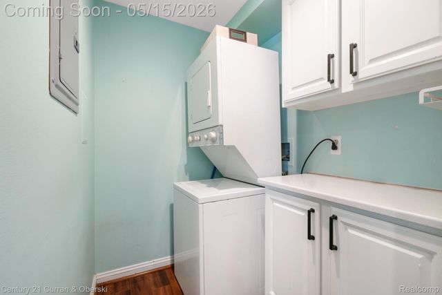 21240 E Glen Haven Circle, Novi, MI 48167