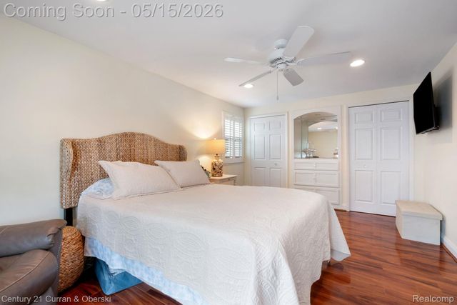 21240 E Glen Haven Circle, Novi, MI 48167