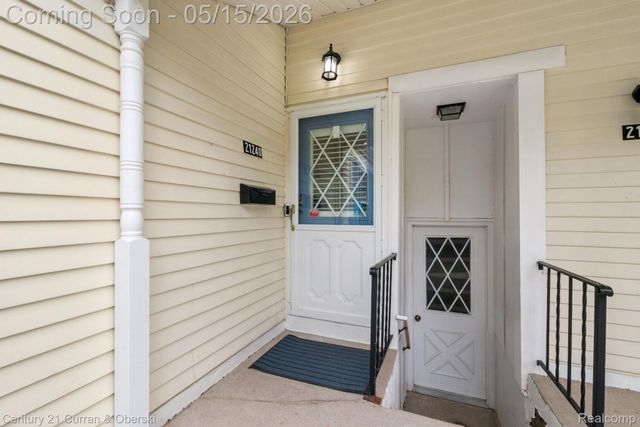 21240 E Glen Haven Circle, Novi, MI 48167
