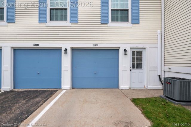 21240 E Glen Haven Circle, Novi, MI 48167