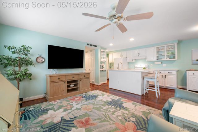 21240 E Glen Haven Circle, Novi, MI 48167