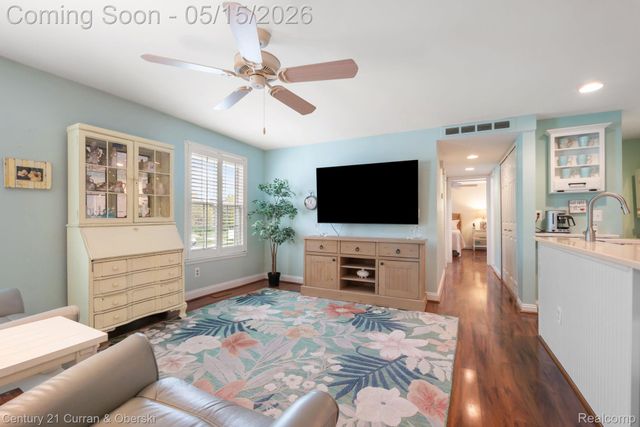 21240 E Glen Haven Circle, Novi, MI 48167
