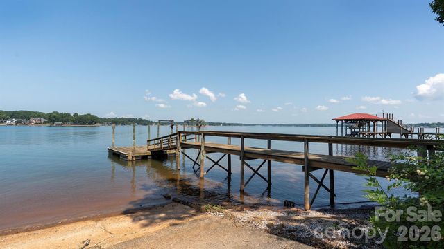 5135 Windward Point, Denver, NC 28037