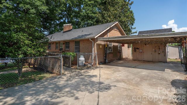 5135 Windward Point, Denver, NC 28037
