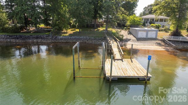 5135 Windward Point, Denver, NC 28037