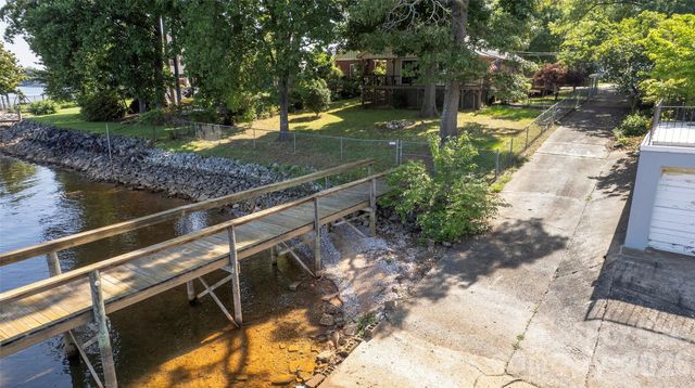 5135 Windward Point, Denver, NC 28037