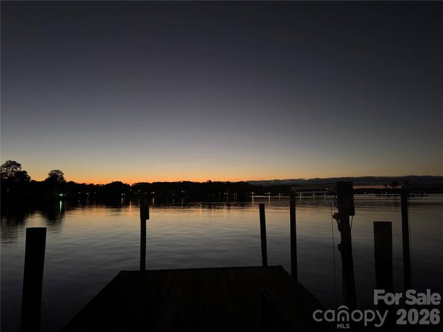 5135 Windward Point, Denver, NC 28037