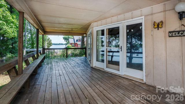 5135 Windward Point, Denver, NC 28037