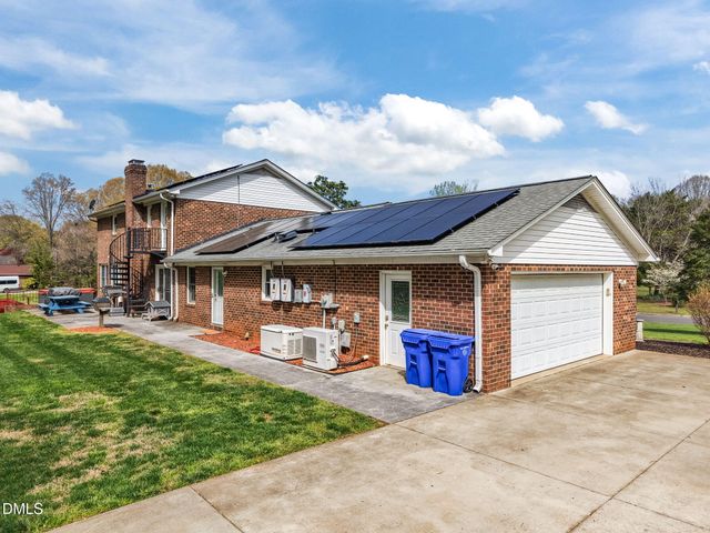 112 E Laramie Drive, Mebane, NC 27302