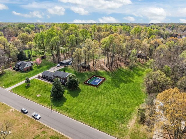 112 E Laramie Drive, Mebane, NC 27302
