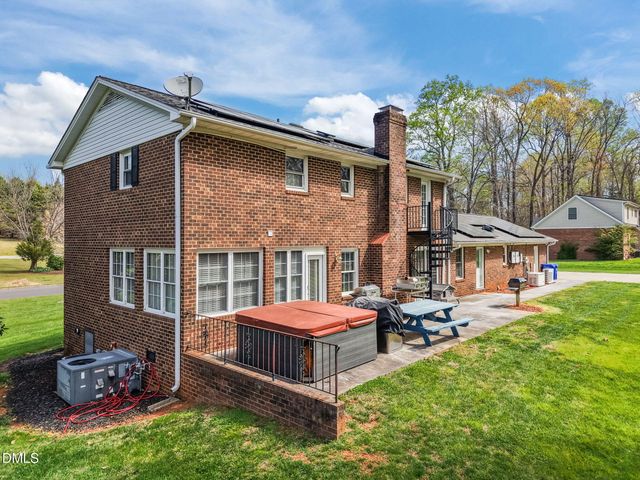 112 E Laramie Drive, Mebane, NC 27302