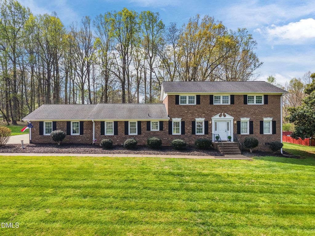 112 E Laramie Drive, Mebane, NC 27302