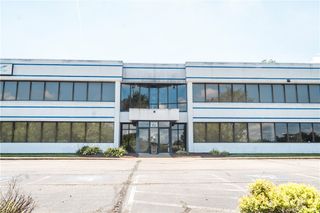 275 Center Rd, Monroeville, PA 15146