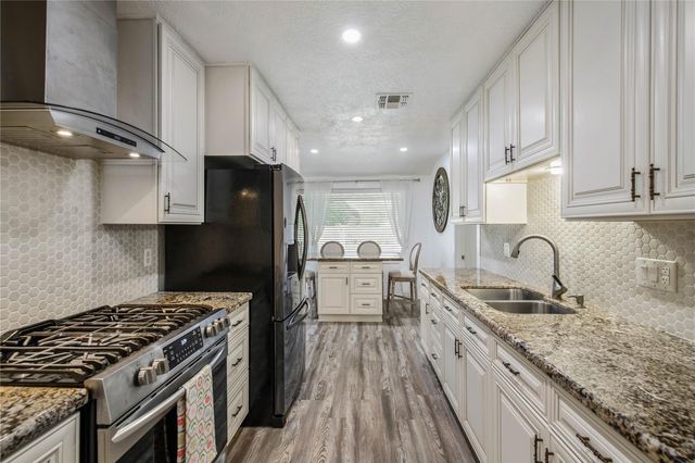 1817 Laura Lane, College Station, TX 77840