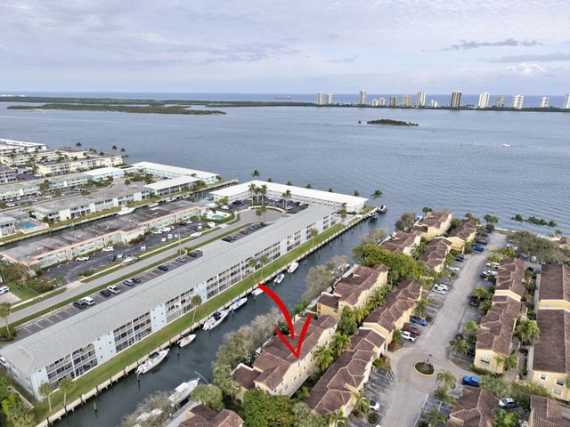 1125 Lake Shore Drive 203, Lake Park, FL 33403