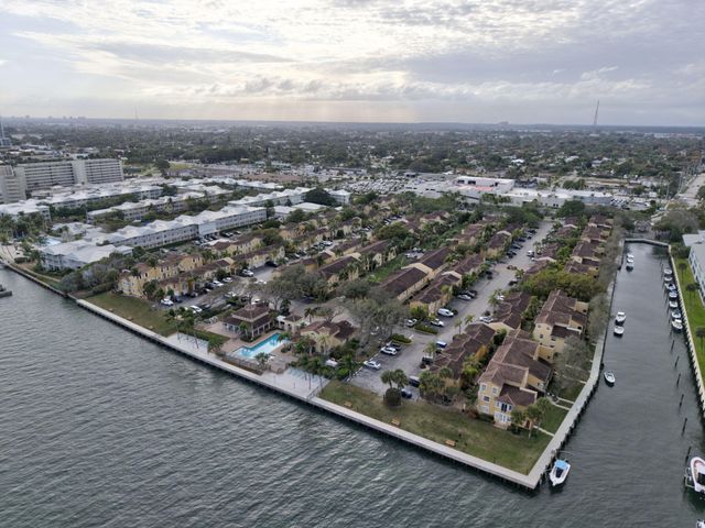 1125 Lake Shore Drive 203, Lake Park, FL 33403