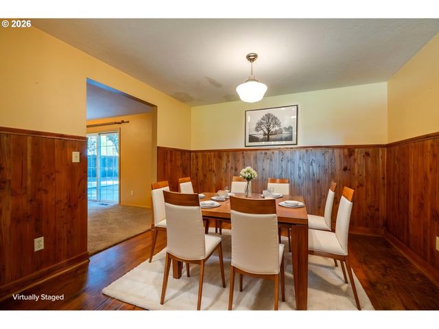 3005 E Lindquist Ct, Newberg, OR 97132