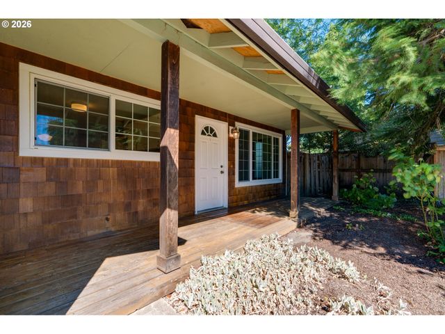 3005 E Lindquist Ct, Newberg, OR 97132