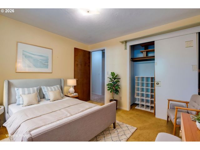 3005 E Lindquist Ct, Newberg, OR 97132