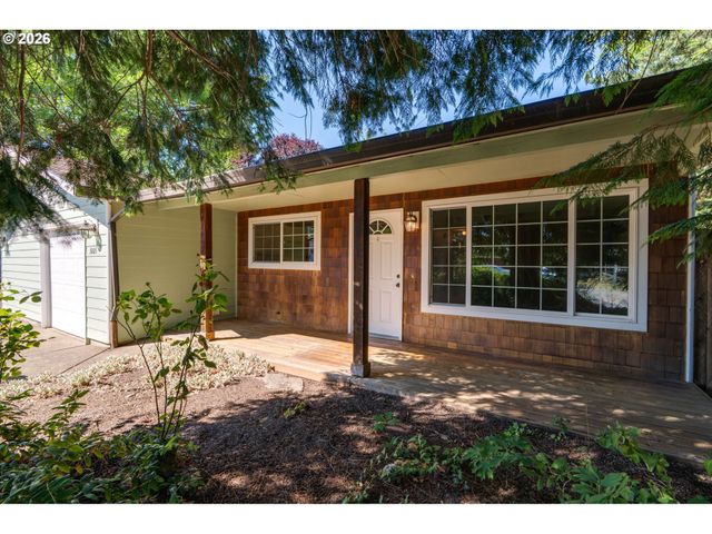3005 E Lindquist Ct, Newberg, OR 97132