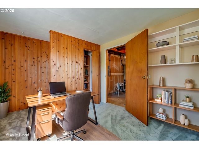 3005 E Lindquist Ct, Newberg, OR 97132