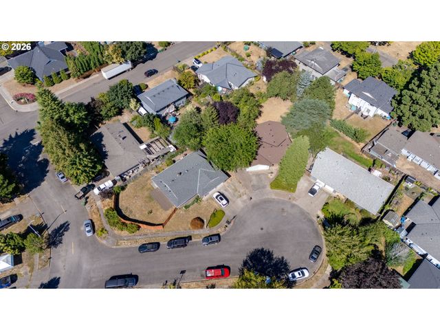 3005 E Lindquist Ct, Newberg, OR 97132