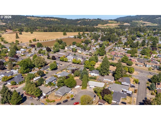 3005 E Lindquist Ct, Newberg, OR 97132