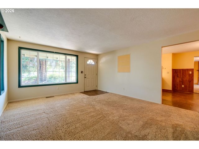 3005 E Lindquist Ct, Newberg, OR 97132