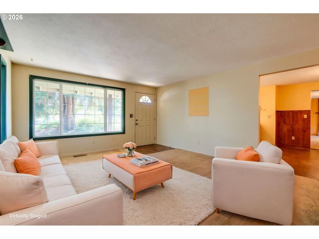 3005 E Lindquist Ct, Newberg, OR 97132