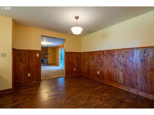3005 E Lindquist Ct, Newberg, OR 97132