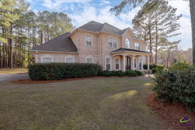 200 River Oak Court, Kathleen, GA 31047