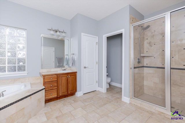 200 River Oak Court, Kathleen, GA 31047